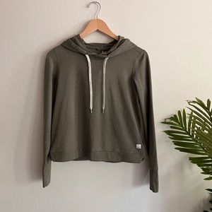 Vuori green halo essential hoodie